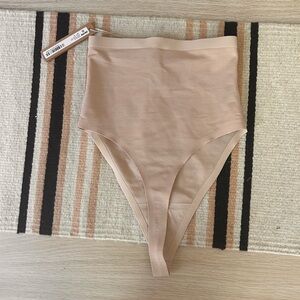 NWT SKIMS seamless sheer sculpt high-waisted thong xs